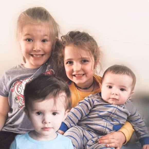 Meet your Posher, Cynthia - Picture 1 of 1